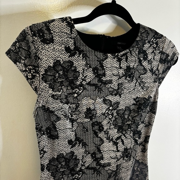 Forever 21 Black Floral Sheath Dress - Picture 2 of 8